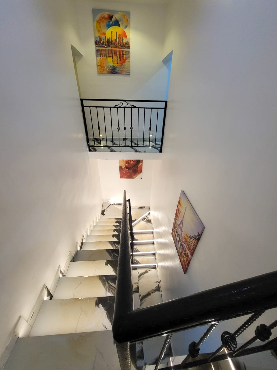 Reignvella staircase